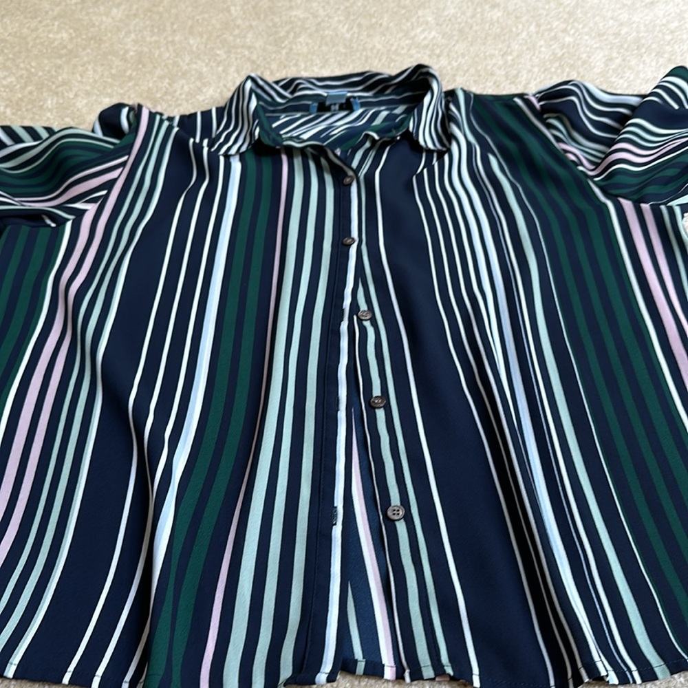 Button down shirt - Picture 3 of 5
